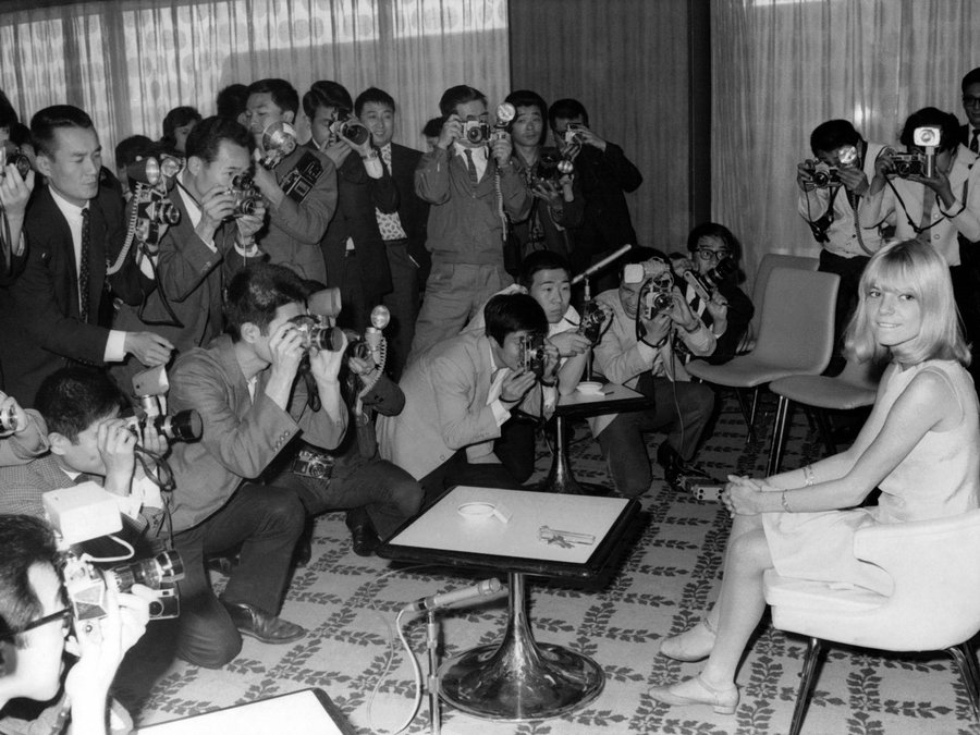 Conférence de presse de France Gall au Japon 1966