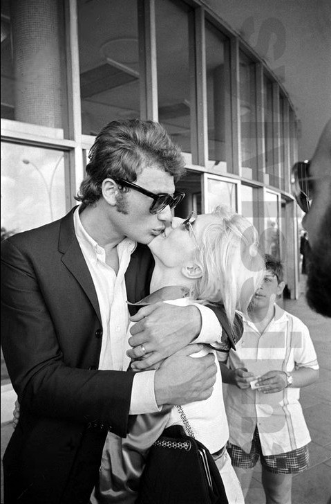 Johnny Hallyday et Sylvie Vartan à l'aéroport de São Paulo Congonhas - Février 1967