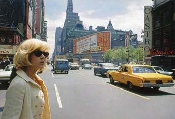 Sylvie Vartan dans les rues de New York, 1964