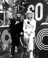 Sylvie Vartan et Cathy McGowan  READY STEADY GO. 1965.