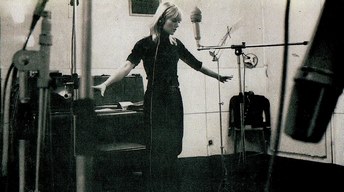 Sylvie Vartan en studio d'enregistrement 1967