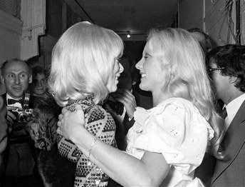 Sylvie Vartan et Mireille Darc, Gala de l'Union des artistes 1974